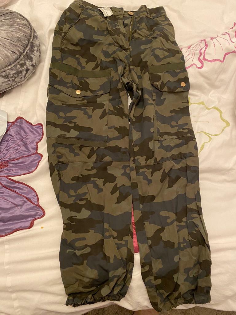 RIVER ISLAND CAMOUFLAGE LADIES TROUSERS 